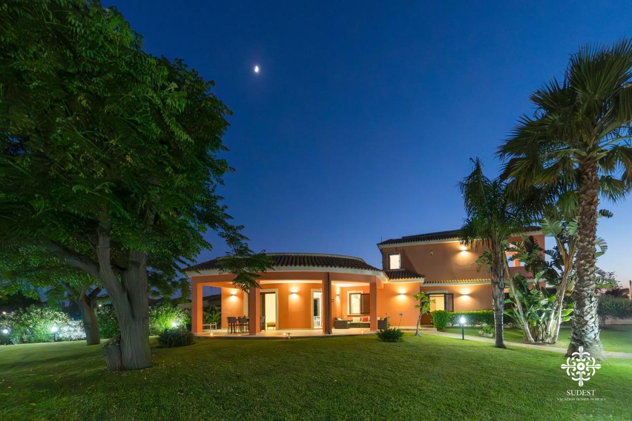 Villa Seaside - Beach Retreat With Jacuzzi Συρακούσες Εξωτερικό φωτογραφία