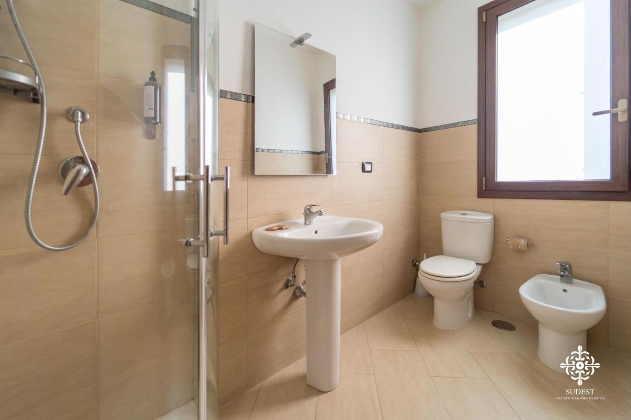 Villa Seaside - Beach Retreat With Jacuzzi Συρακούσες Εξωτερικό φωτογραφία