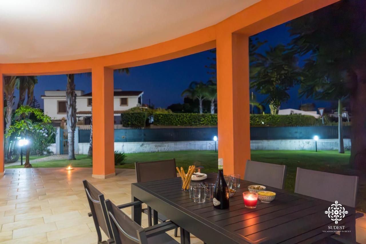 Villa Seaside - Beach Retreat With Jacuzzi Συρακούσες Εξωτερικό φωτογραφία