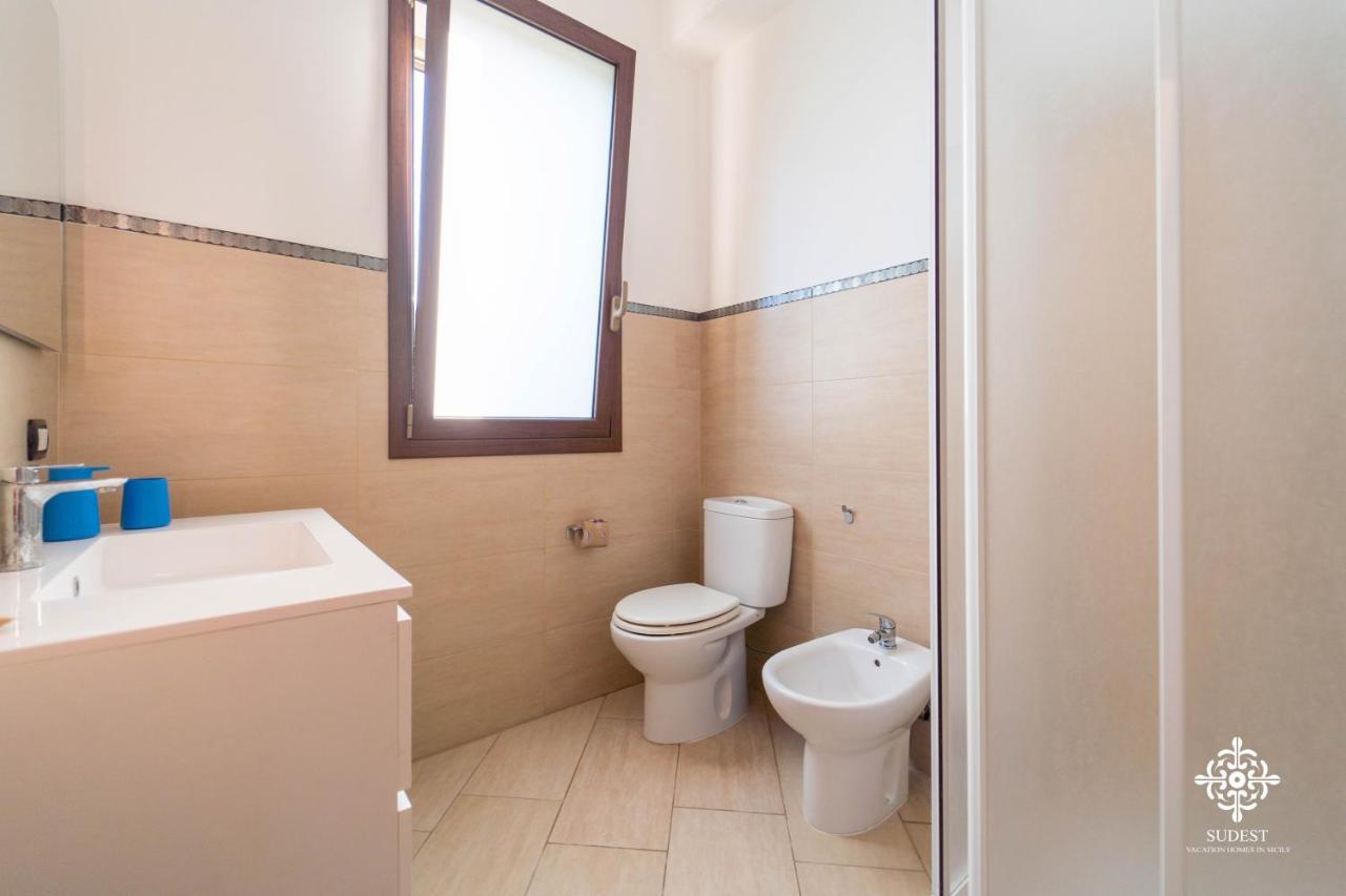 Villa Seaside - Beach Retreat With Jacuzzi Συρακούσες Εξωτερικό φωτογραφία