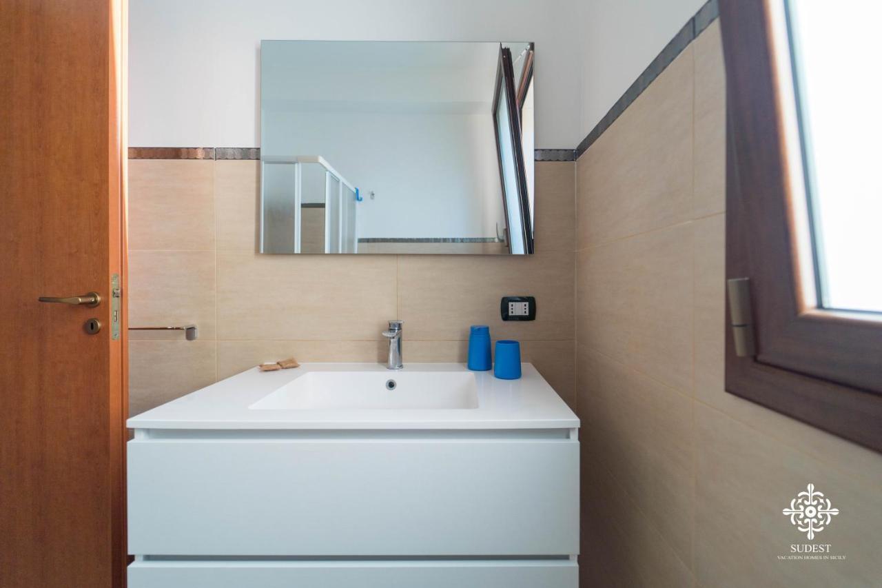 Villa Seaside - Beach Retreat With Jacuzzi Συρακούσες Εξωτερικό φωτογραφία