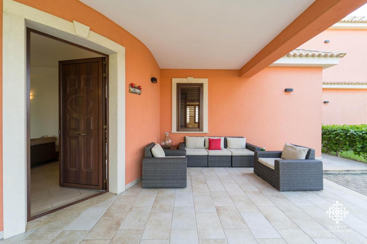 Villa Seaside - Beach Retreat With Jacuzzi Συρακούσες Εξωτερικό φωτογραφία