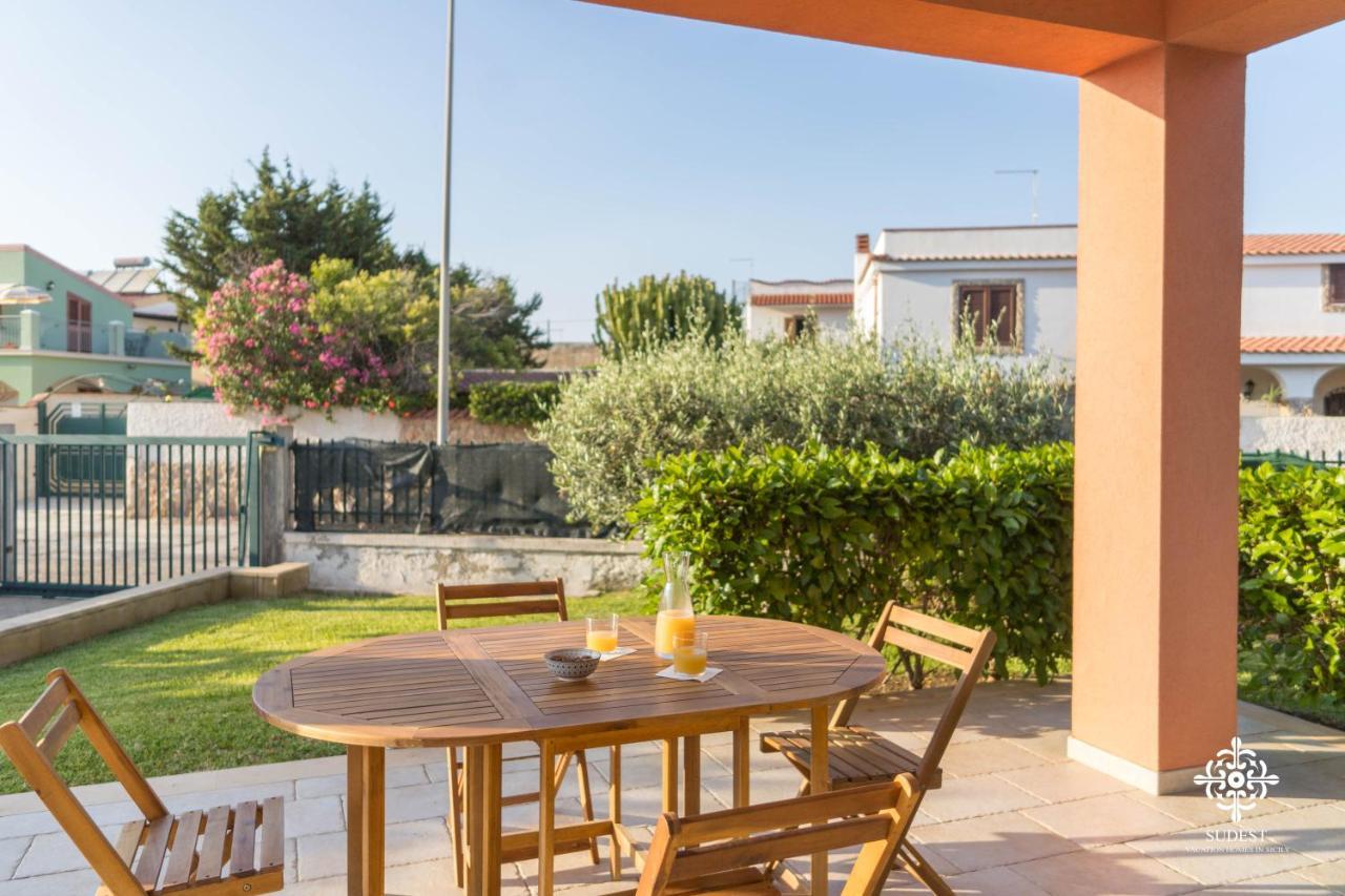Villa Seaside - Beach Retreat With Jacuzzi Συρακούσες Εξωτερικό φωτογραφία